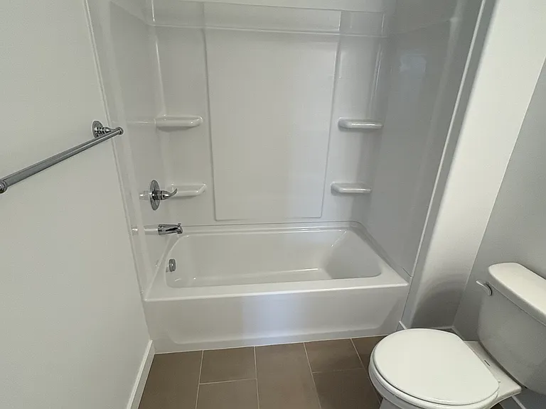 486 S 700 W — Photo 9