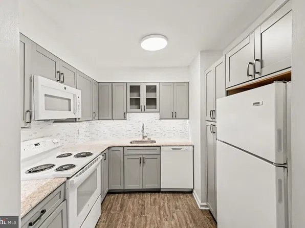 6141 Edsall Rd APT L, Alexandria, VA 22304