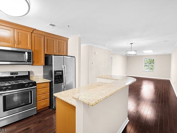 5th image of 286 Potomac Dr