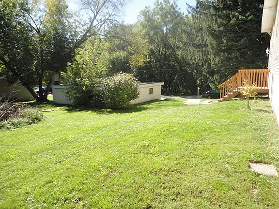 3rd image of 42321 N Elm St