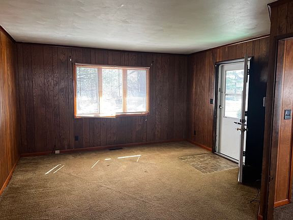 5th image of 580 Eastern Ave