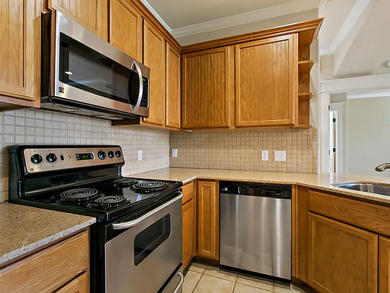 508 Elmwood Pl #C — Photo 7