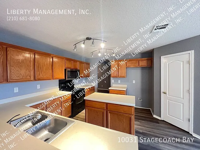 10031 Stagecoach Bay — Photo 9
