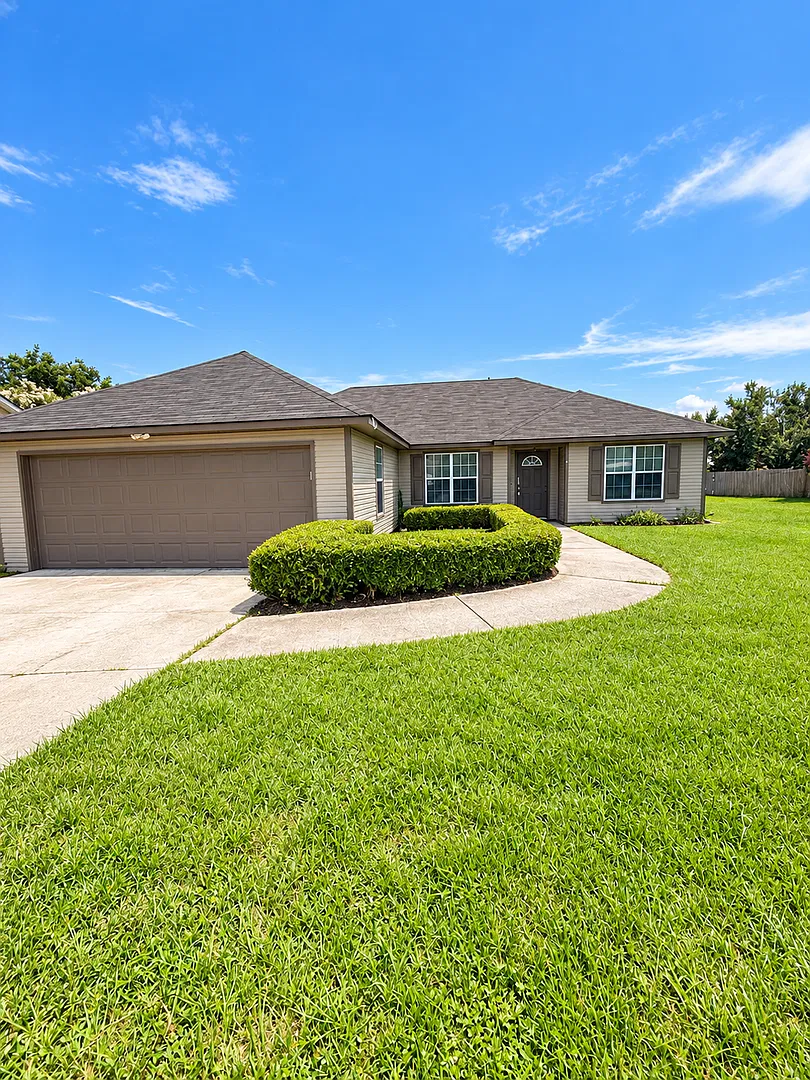 3928 Laurelbrook Dr. Valdosta, GA 31605 — Photo 1