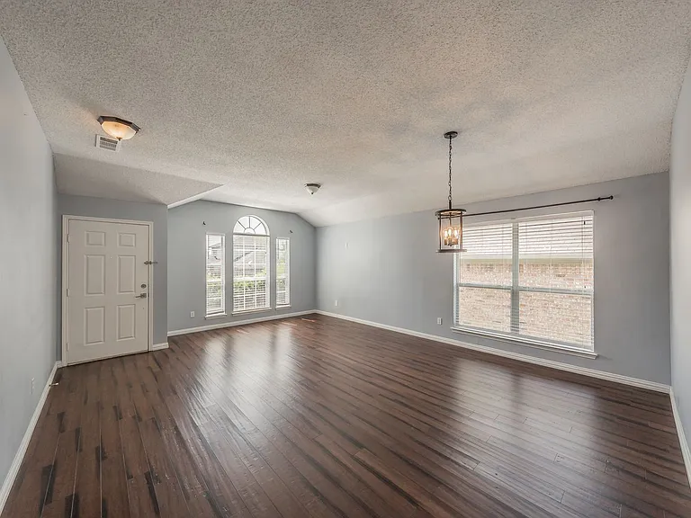 8109 Mosstree Dr — Photo 31