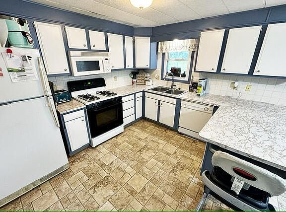 4th image of 313 2nd St S