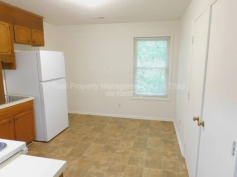 2574 Green Oaks Ct SE #G — Photo 5