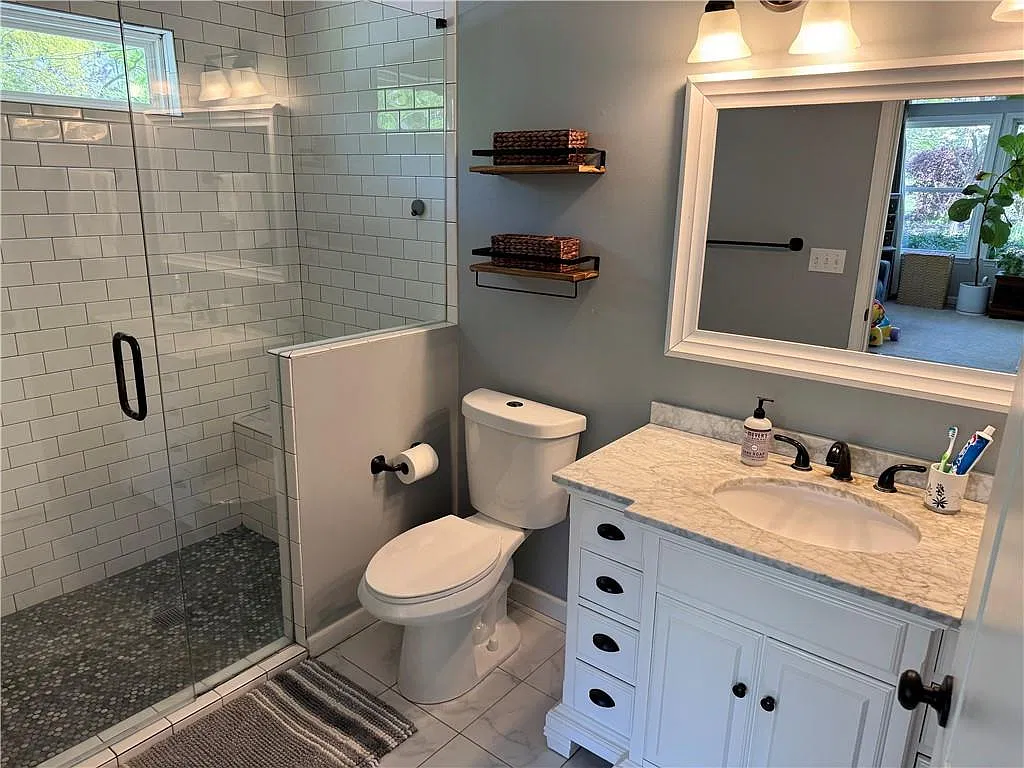 3 bed, 2.0 bath, 1396 sqft, $2,800 — Photo 4