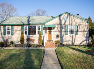 112 W Taunton Ave, Berlin, NJ 08009