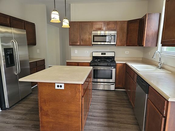 2nd image of 2909 Manchester Dr