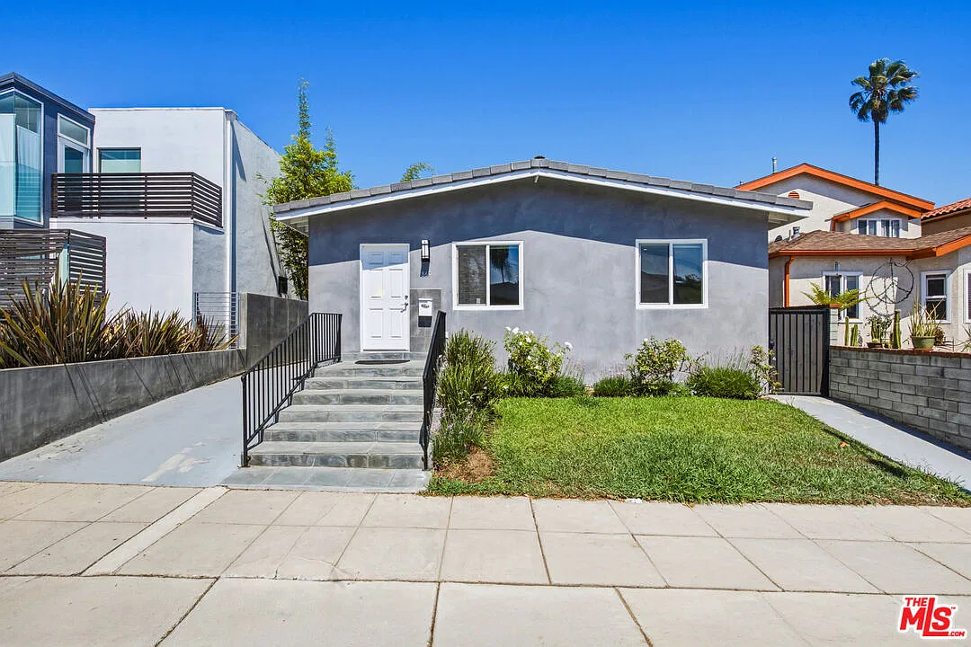 4 bed, 2500 sqft, $7,500 — Photo 1