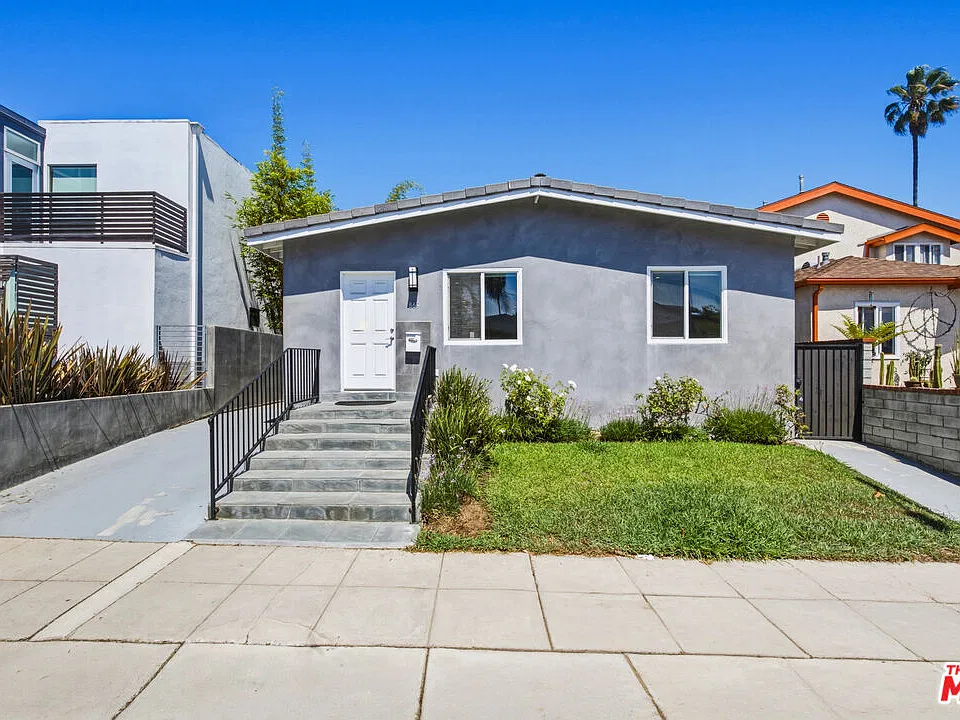 869 Warren Ave