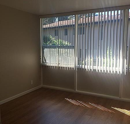 4th image of 525 N El Camino Real #525-305