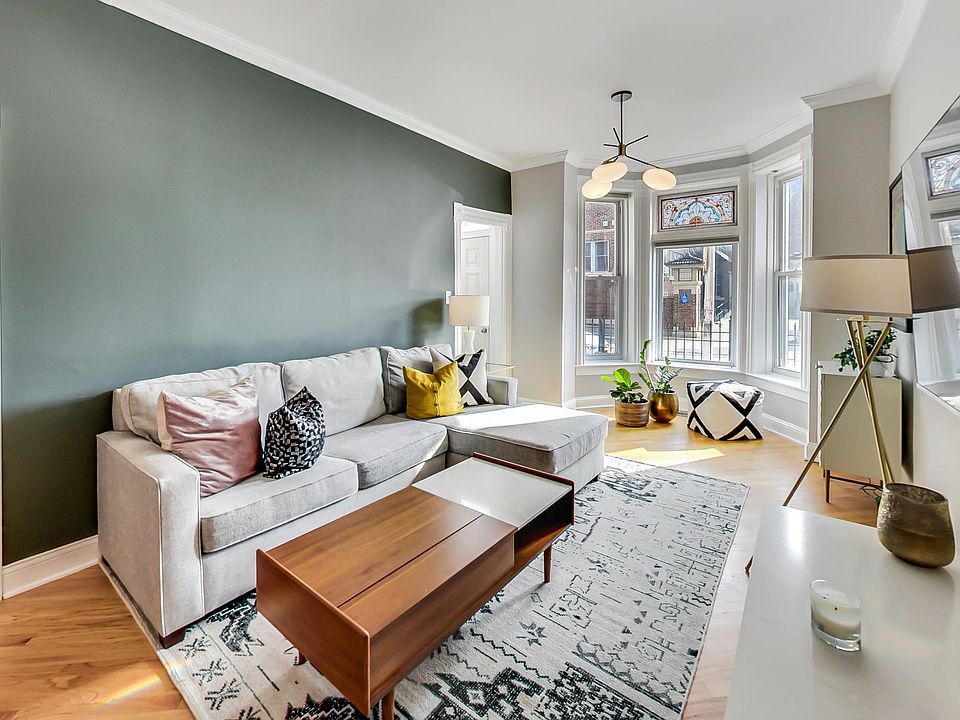 1st image of 2160 N Oakley Ave #1