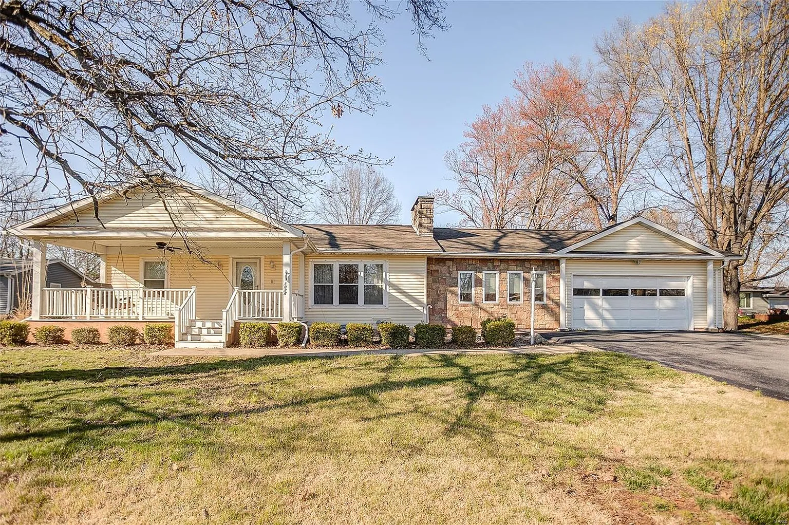 1034 Old Oak Rd photo 1