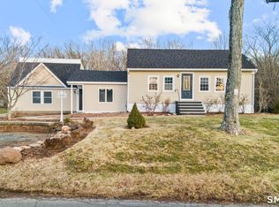 309 Twin Lakes Rd, North Branford, CT 06471