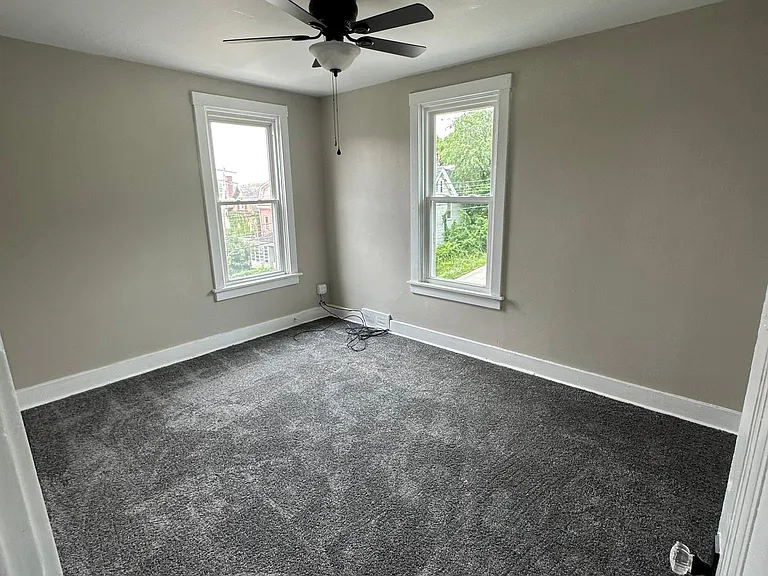 1100 Coal St — Photo 5