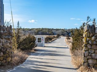 4 Boulder Rd, Cataumet, MA 02534