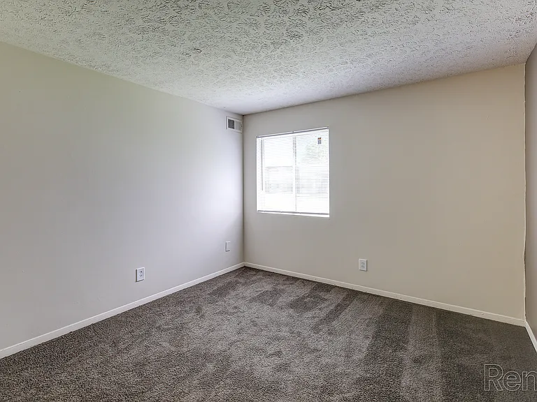Glenview Apartments — Photo 99