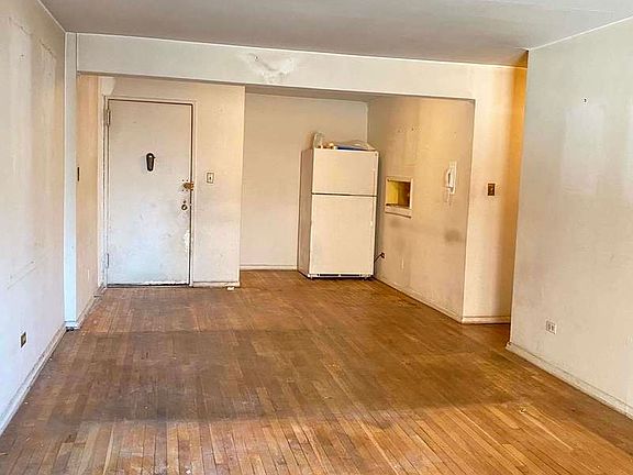 2nd image of 35-20 Leverich St #3
