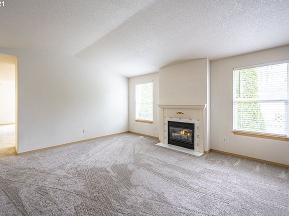5th image of 59051 Elizabeth Ln