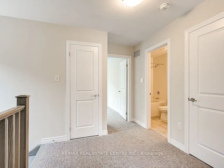 100 Hollywood Ct #49 — Photo 16