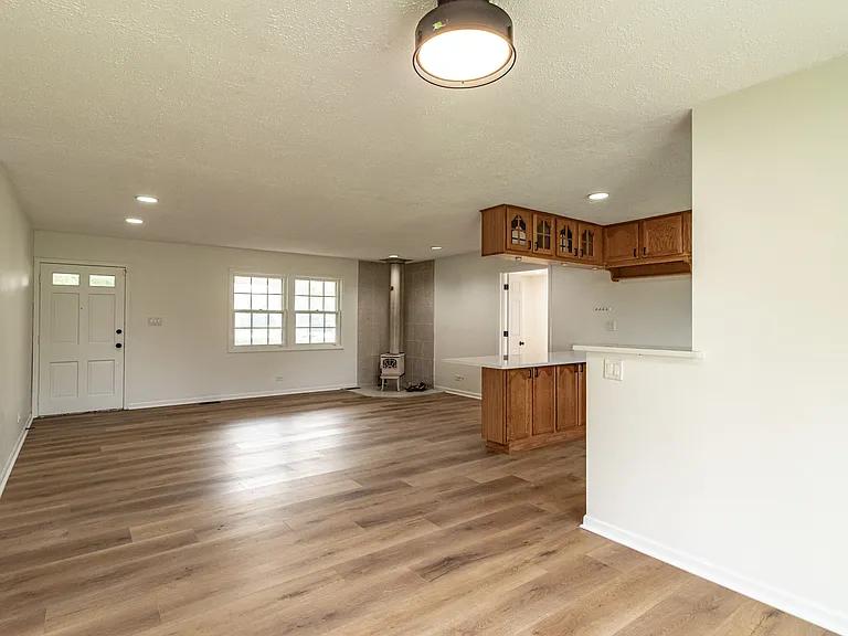 1075 Aspen Dr — Photo 8