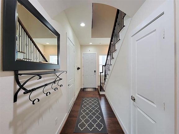 3rd image of 1842 Parana Dr