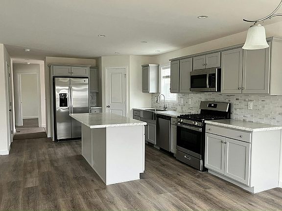 2nd image of 101 Skyline Dr