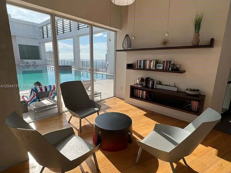 151 SE 1st St #Penthouse 07 — Photo 25