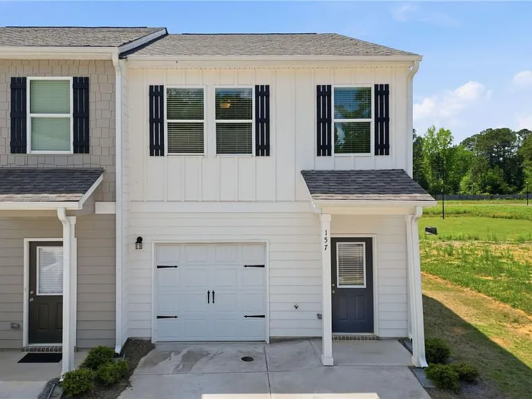157 Green Loop NW — Photo 2