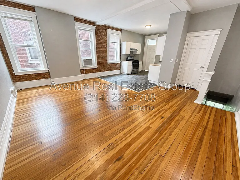 3323 Nebraska Ave #2F — Photo 2