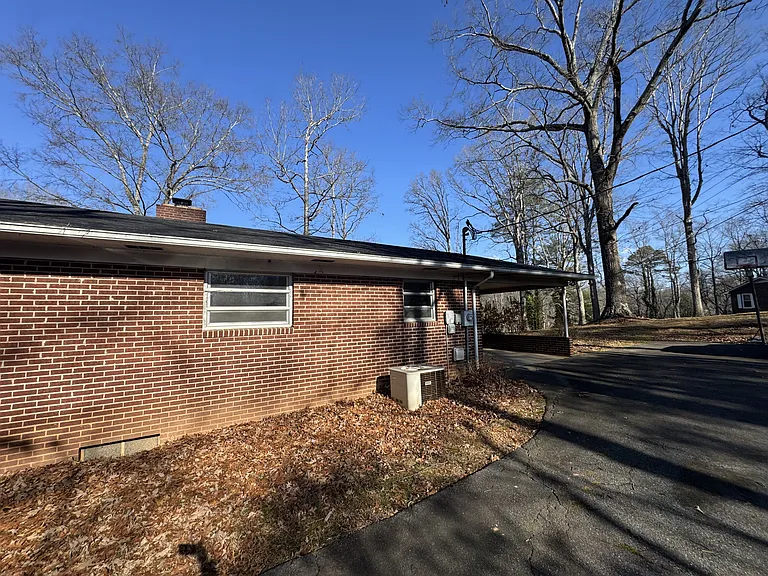 5804 Elkin Hwy — Photo 11
