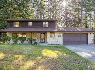 1735 NE Sumner Dr, Oak Harbor, WA 98277