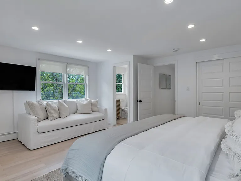 10 Barsdis Ln — Photo 18