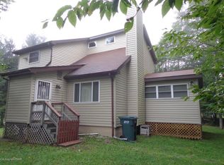 1177 Aurora Ter, Tobyhanna, PA 18466