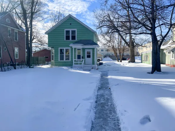 831 Wisconsin Ave SW, Huron, SD 57350