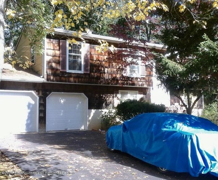 1st image of 109 Claire Dr