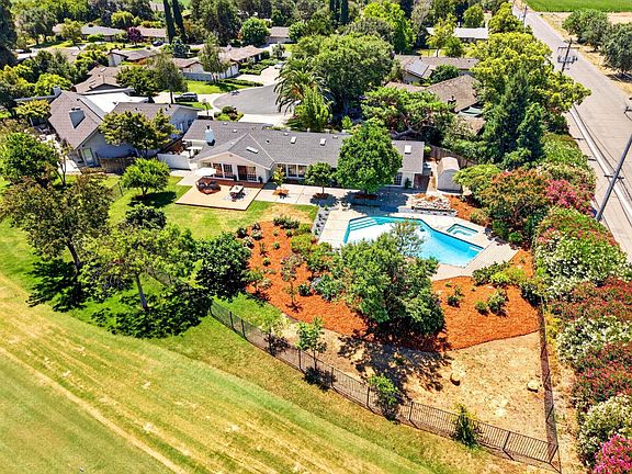 3rd image of 27340 El Macero Ct