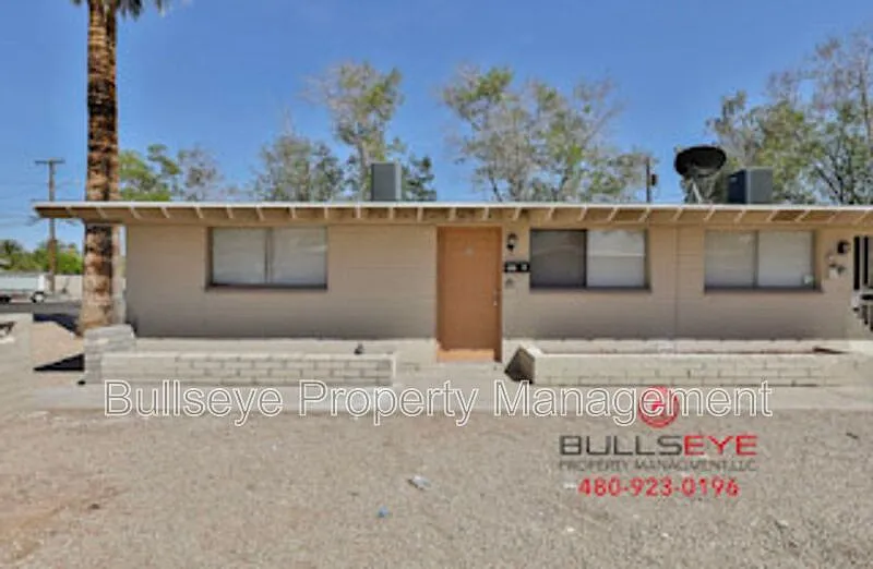 2 bed, 1.0 bath, 756 sqft, $1,225 — Photo 1