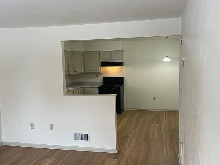 788 Hazelwood Ave #2 — Photo 4