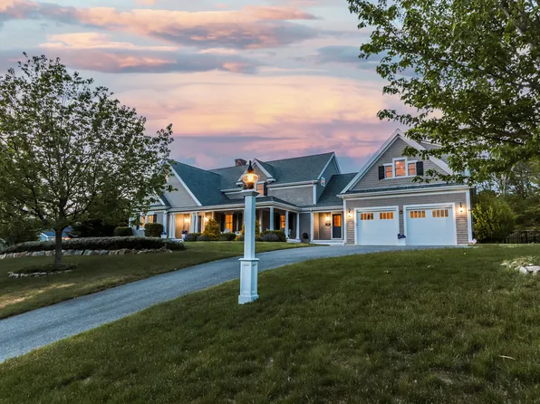 10 Barlee Way, Dennis, MA 02638