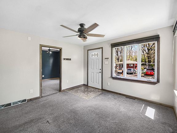 2nd image of 2740 Benton St