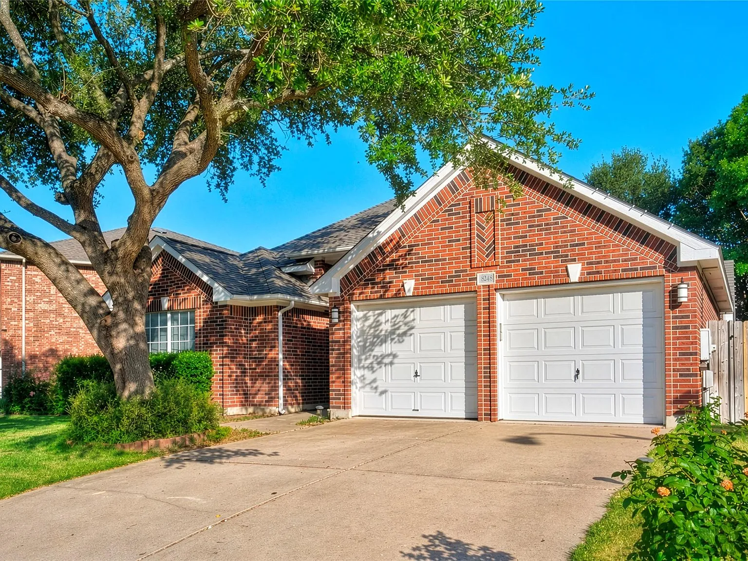 3 bed, 2.0 bath, 1767 sqft, $2,500 — Photo 1