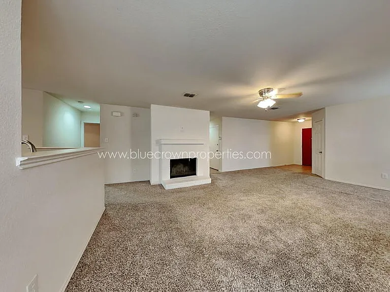 13049 Galaxy Dr — Photo 3