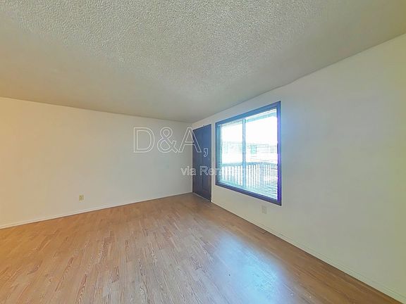 2nd image of 434 Ermine St SE