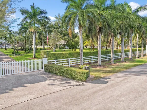 28320 SW 207th Ave, Homestead, FL 33030