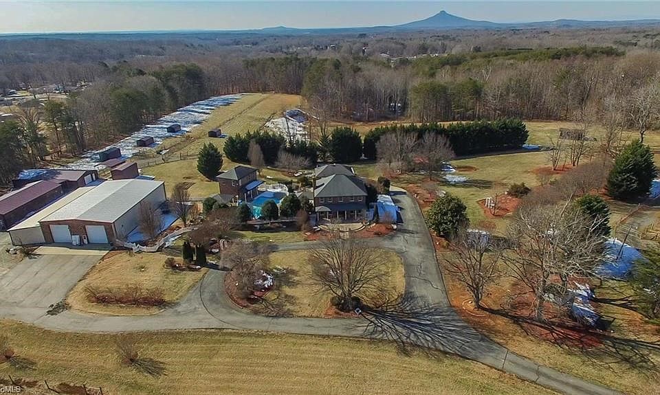 1st image of 1095 Ashburn Dr