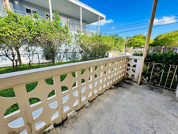 3rd image of 2047 Calais Dr #1