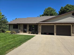 803 8th St SW, Pipestone, MN 56164
